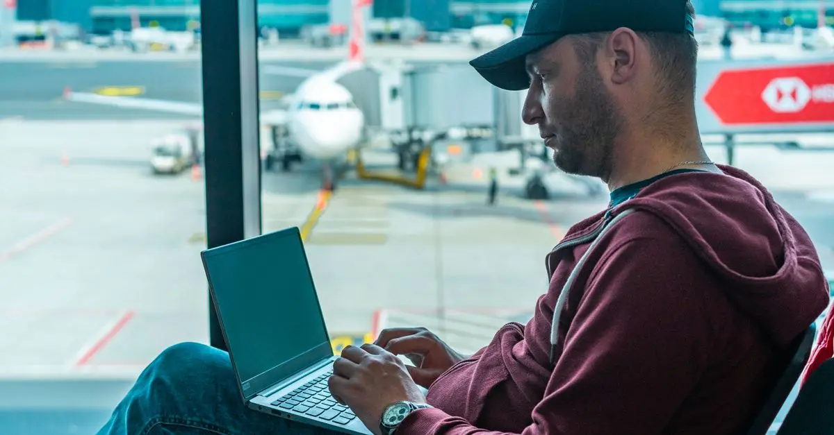Prévenir le vol de données personnelles en voyage